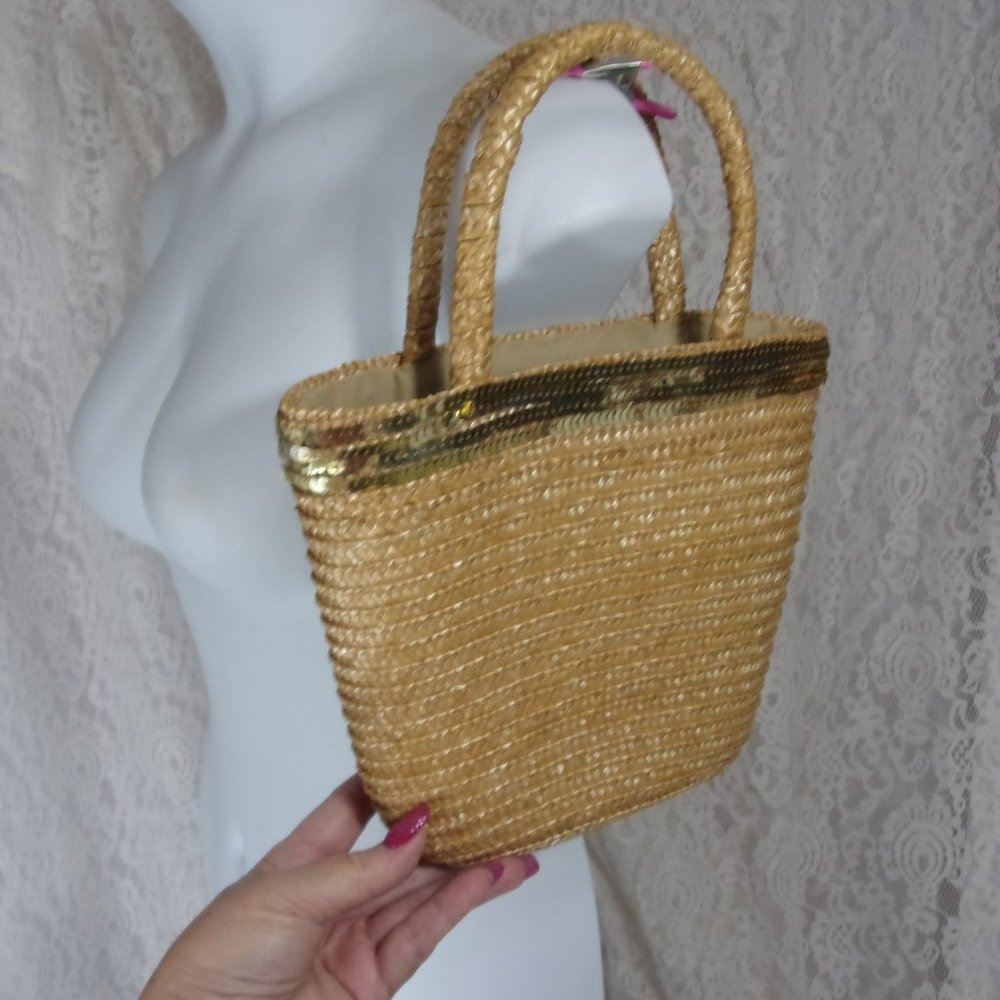 🏵️🏵️ 2/$15 🏵️🏵️ Natural Mini Straw Tote w/ Gold Sequins  NWOT